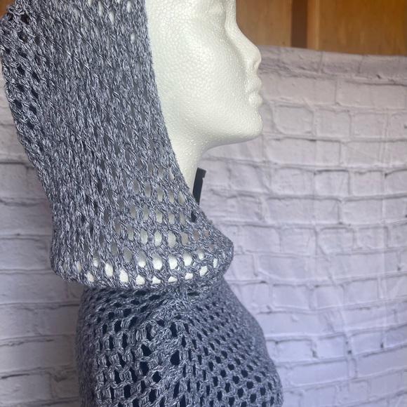 Abercrombie long sleeve crochet sweater with hood kids medium 12 - Picture 5 of 7